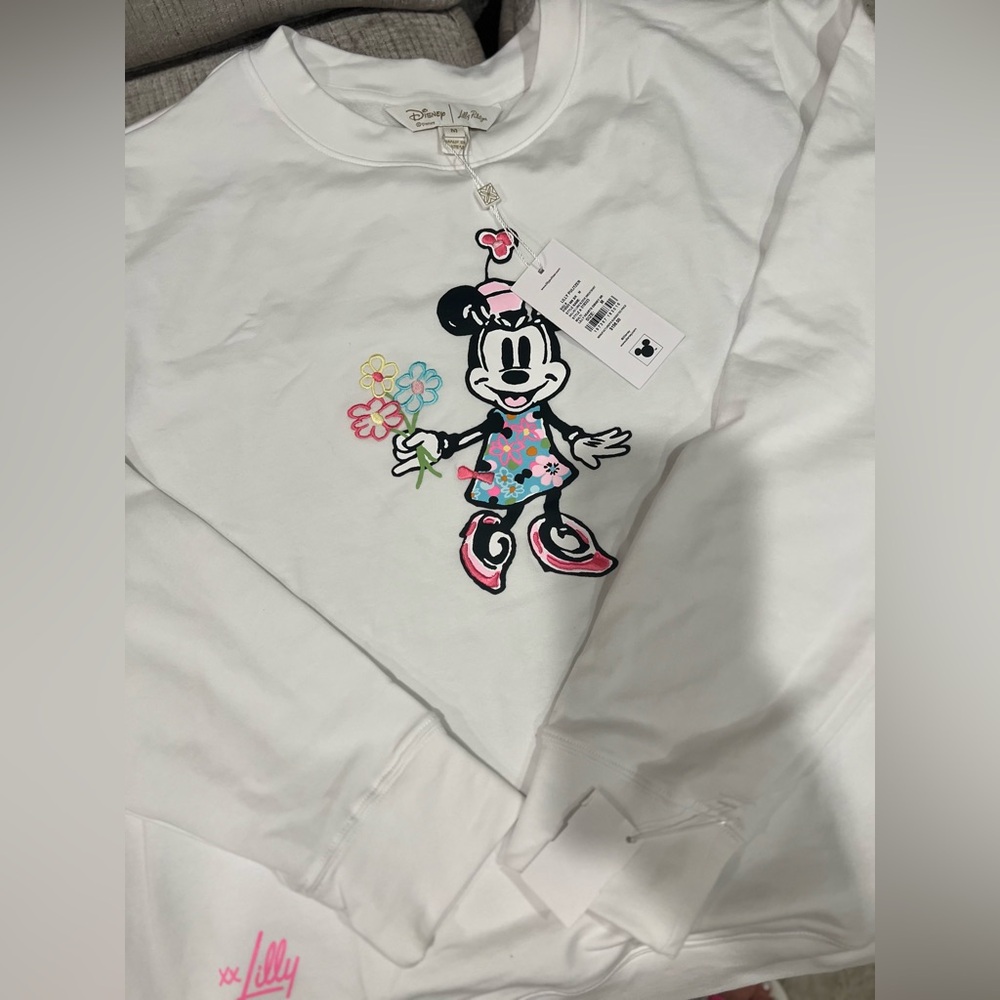 Sold🎈🎈🎈Lilly Pulitzer Lilly Hearts DisneySweatshirt❤️‍🔥NEW - Picture 11 of 13